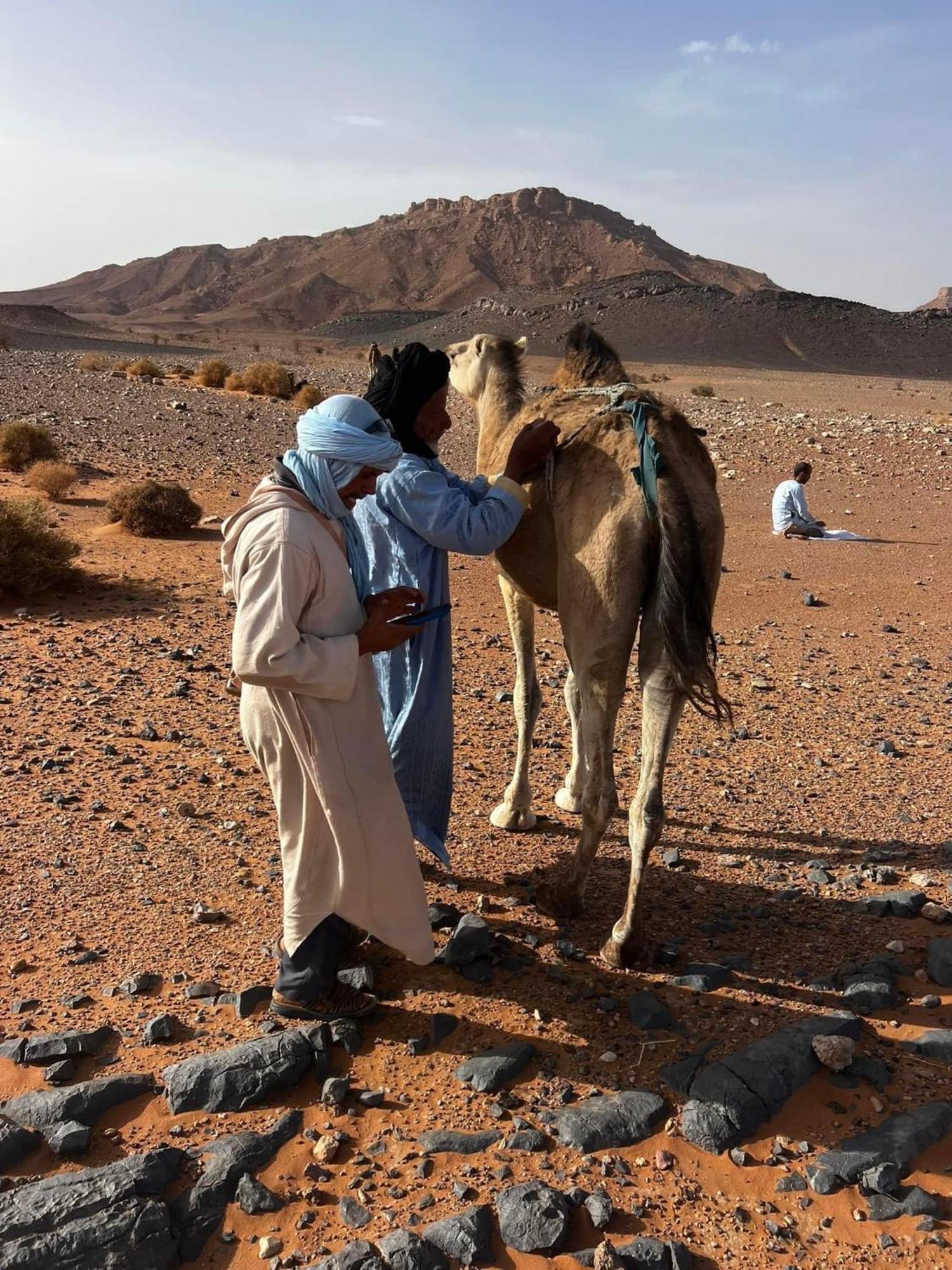 Desert Chegaga Luxury Camp El Gouera Bagian luar foto